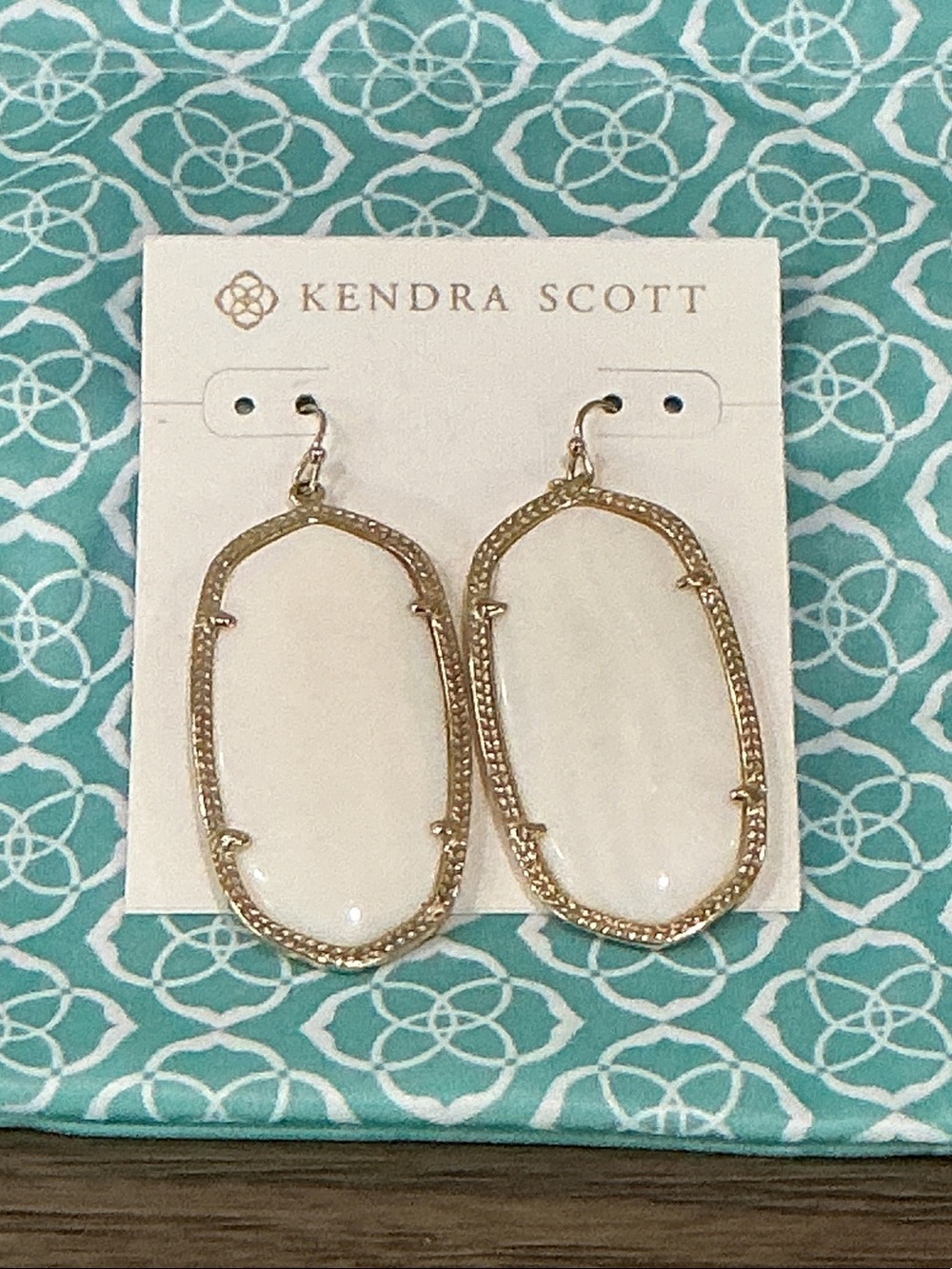 Kendra Scott Danielle earrings